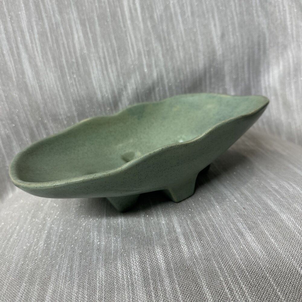 Vintage McCoy USA Art Pottery 10” X 7”Soft Green Speckled TV Tray Footed Planter